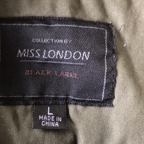 GREAT CONDITION WOMENS COAT - Picture 5 of 9